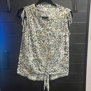 Chic Leopard Print Tie-Front Blouse